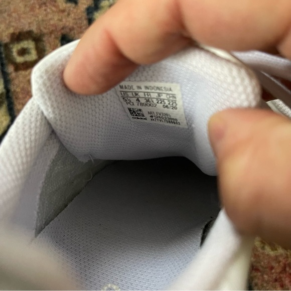 Adidas Brand Women’s Superstar Athletic Shoe White Monochrome Size 5 1/2 - Picture 6 of 6